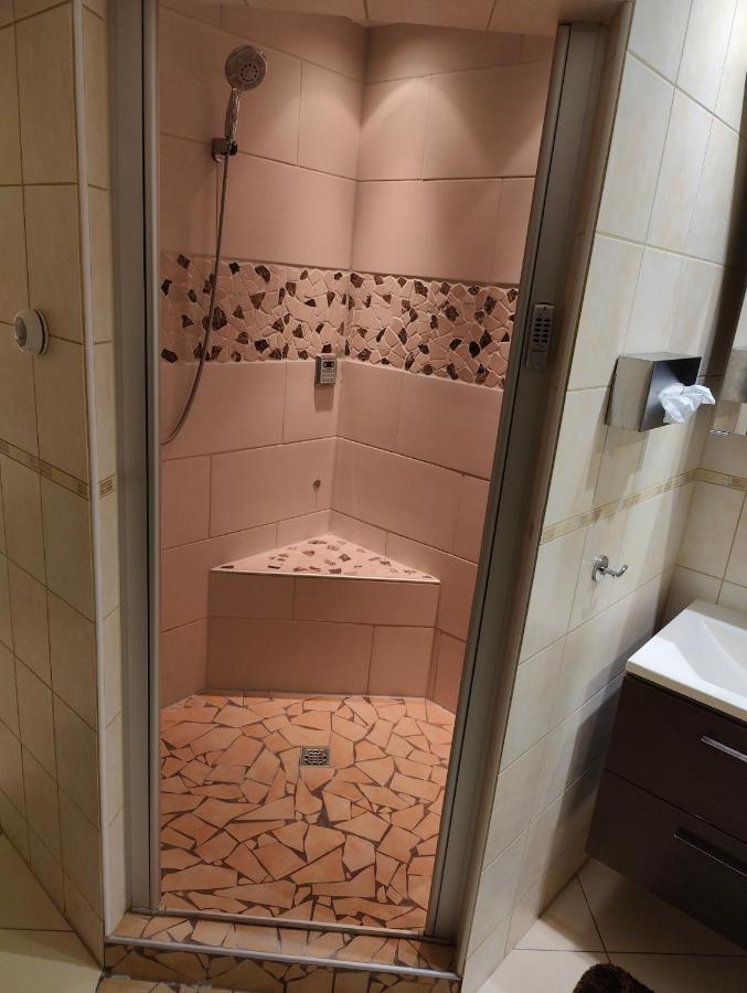 Komfort Ferienwohnung Biene Saarbruecken Luaran gambar